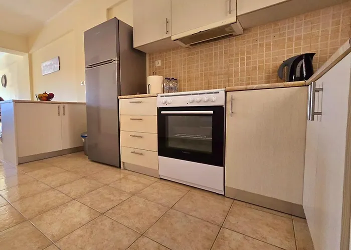 Апартаменты Maria In Korinth! *